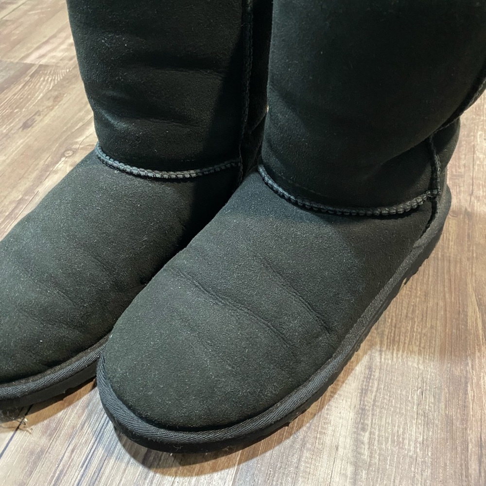 Black, short style ugg boots